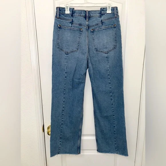 *NWT* High Rise 90’s Relaxed Jean
Vintage Stretch - Picture 5 of 6
